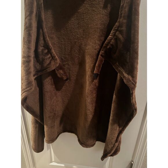 NWOT Northpoint Kids Brown Reindeer Hooded Blanket with Hand Pockets - Picture 8 of 9